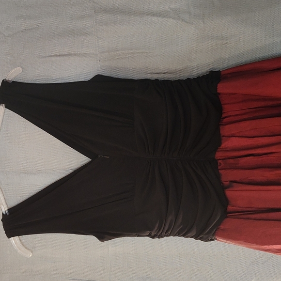 S.L. Fashion Dress - Picture 4 of 7